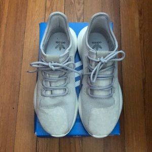 Adidas tubular shadow